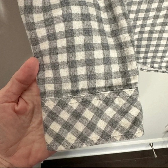 Rails Wyatt Gray & White Checked Button Front Shirt Size Medium Classic Neutral - Picture 9 of 11